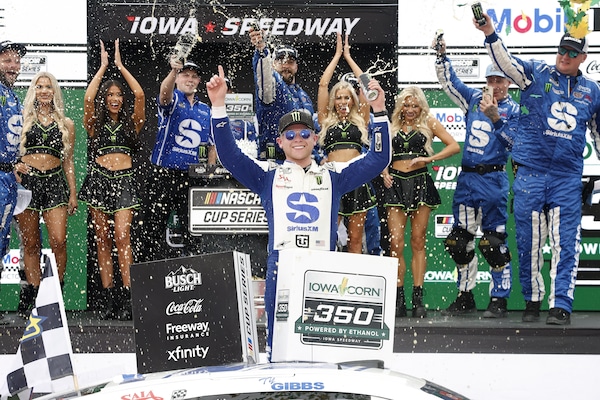Ty Gibbs torna alla vittoria in Iowa