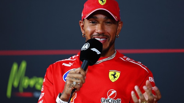 Hamilton, il destino dietro la F40 a Monza e una certezza sul tifo tra Ferrari e Kimi