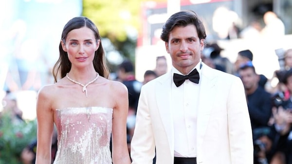 Sainz cambia pista: a Venezia con Rebecca Donaldson per la Mostra del Cinema