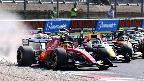 Hamilton sbotta: "In Mercedes c'erano regole scritte"