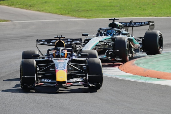 Verstappen, esagerato l'Overtake Mode Mercedes: per fortuna ci sono i sorpassi all'esterno