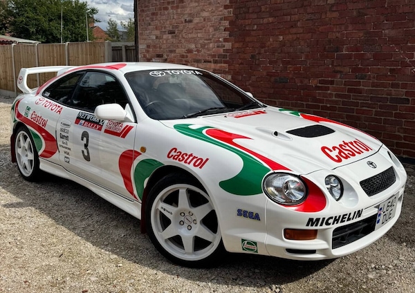 Toyota Celica GT-Four ST205, al prezzo di un suv puoi guidare un pezzo di storia del rally