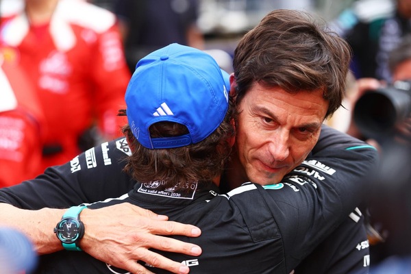Mercedes accusata di favorire Antonelli. Wolff: "Sono solo sciocchezze"