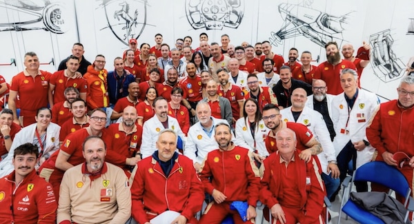 Hamilton risponde alle polemiche: "Mai chiesta la sostituzione di nessuno in Ferrari"