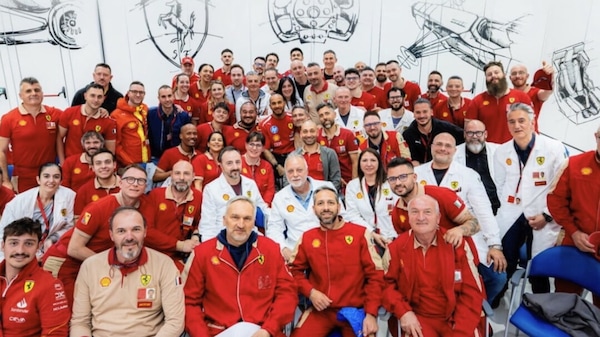 Hamilton risponde alle polemiche: "Mai chiesta la sostituzione di nessuno in Ferrari"