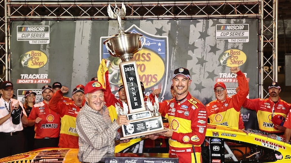 NASCAR: Logano tra crash e cazzotti a Bristol