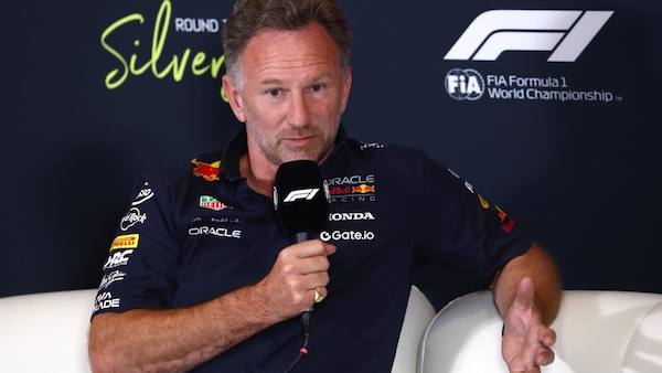 Horner si candida in Ferrari: "È il gigante addormentato della F1"