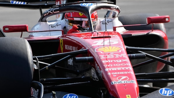 Ferrari nel caos, la gaffe di Leclerc è la prova che qualcosa non funziona