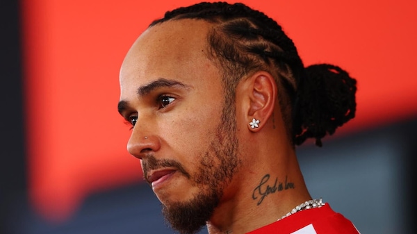 Hamilton e Leclerc difendono Vasseur, Lewis: "Molti cambiamenti ancora da fare"