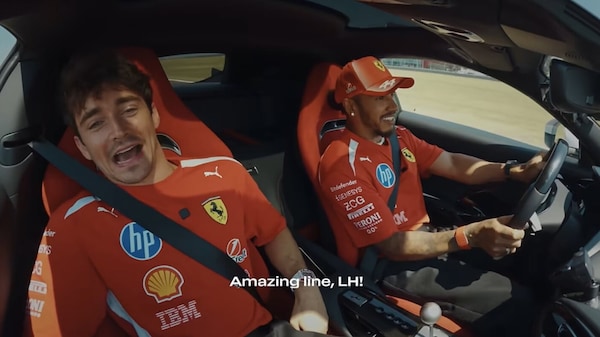 Hamilton e Leclerc scendono in pista con la nuova Ferrari Manuale