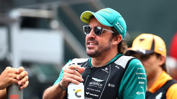 Alonso felice per l'8° posto, ma poi attacca la FIA per aver favorito Hamilton