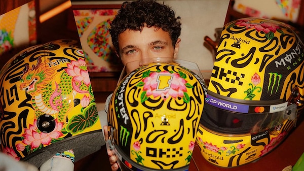 Ricami, disegni e colori: il casco di Norris a Singapore