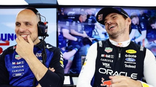 Verstappen vince a Singapore tra la teoria del ketchup e l'emozione per Lambiase