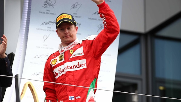 Auguri a Kimi Räikkönen, l'uomo di ghiaccio che fece sorridere la Ferrari