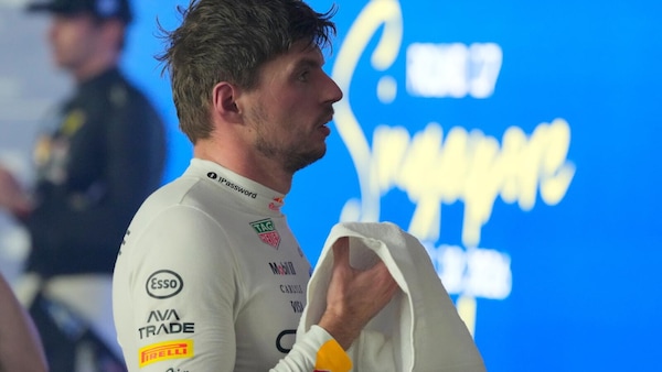 Allarme mal di schiena in F1. Verstappen: "La mia colonna vertebrale è messa male" 